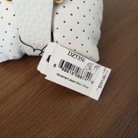 BNWT Genuine Diesel Woman's Watch - Brass with Genuine White Leather - Picture 4 of 5